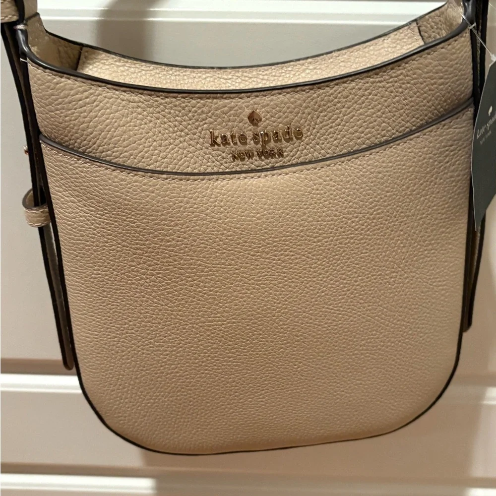 NWT Kate Spade Leila Pebbled Leather Crossbody Bag in Light Sand